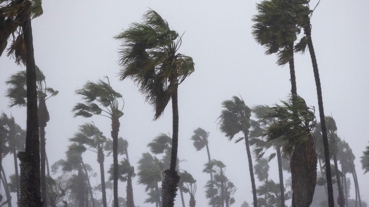 Southern California weather shift: Santa Ana winds to blast region before New Year's rainstorm