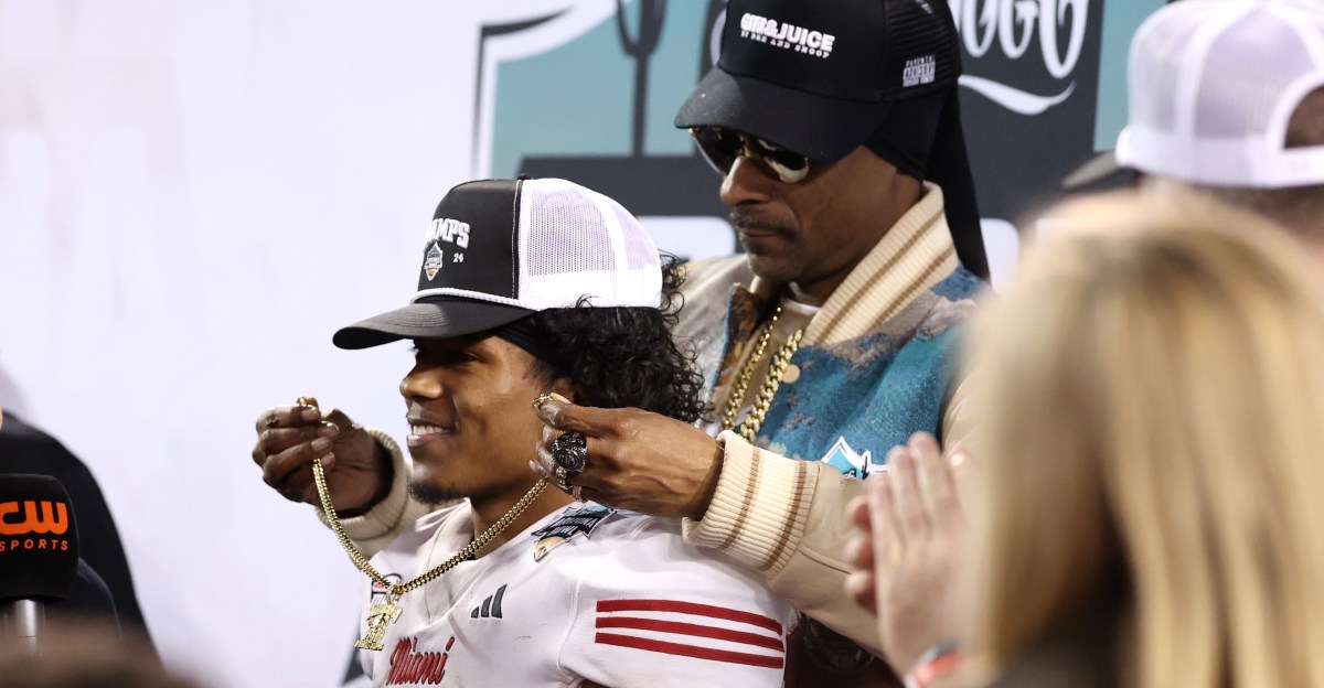 Miami (OH) accepts invitation to Snoop Dogg Arizona Bowl against Fresno State