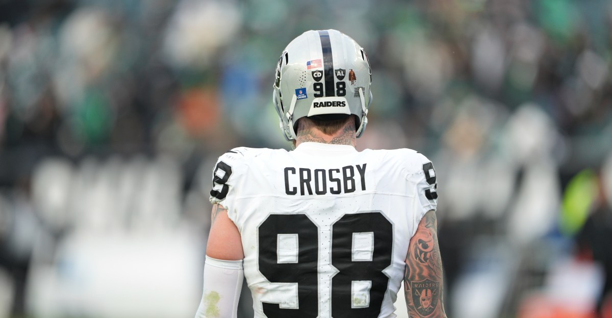 Las Vegas Raiders fans wish they could help Maxx Crosby for Christmas