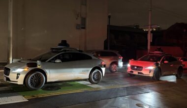 Waymo Robotaxis Became Roadblocks During San Francisco Blackout
