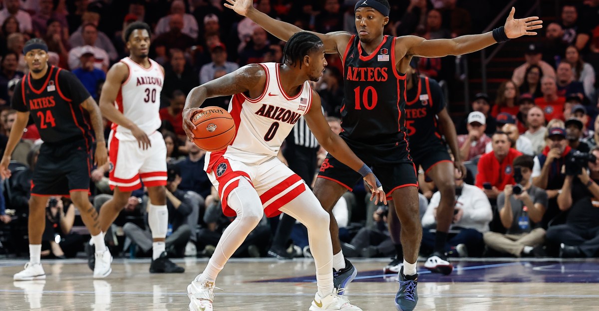 Arizona men’s basketball vs. San Diego State final score: Wildcats dominate Aztecs in 2nd half to remain perfect