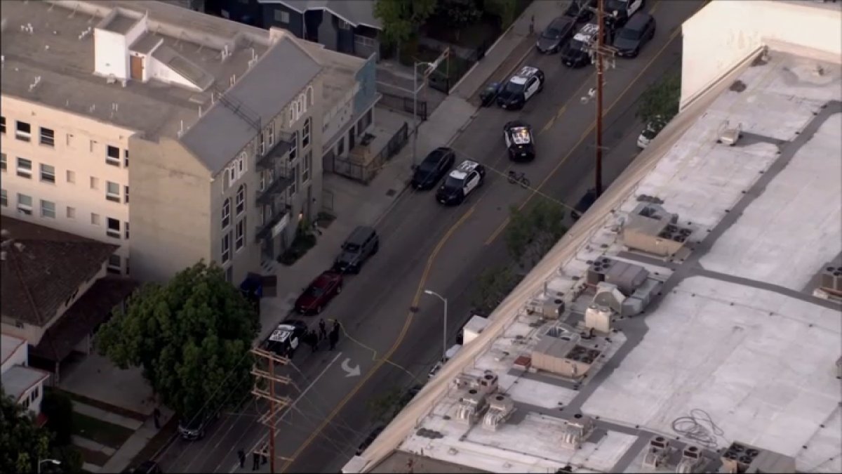 1 hospitalized after police shooting in Hollywood – NBC Los Angeles