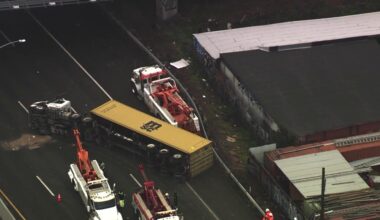 Big rig flips over on I-880 in Oakland blocking traffic