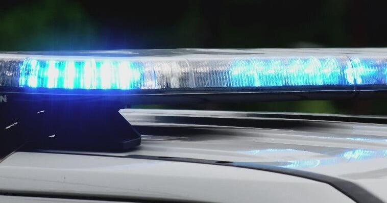 2 people hurt in plane crash into North Sacramento field
