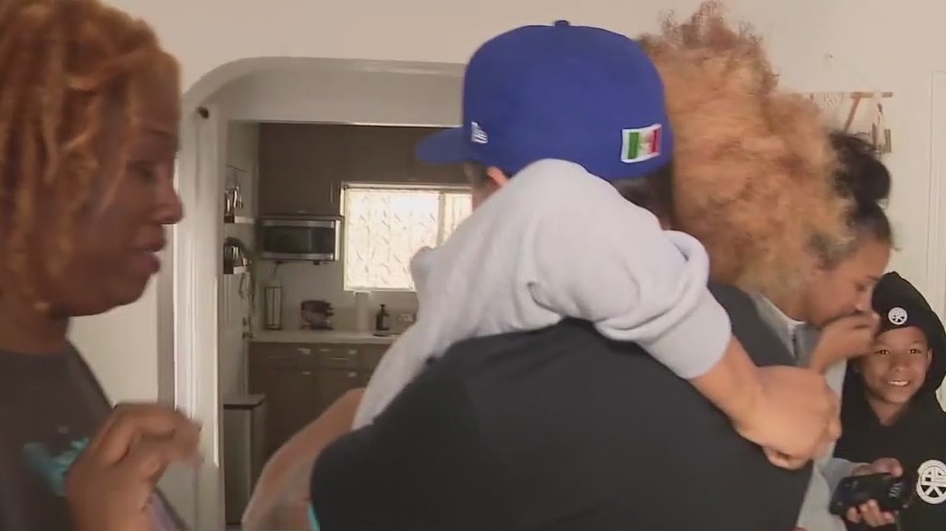 'Hood Santa' helps family with housing