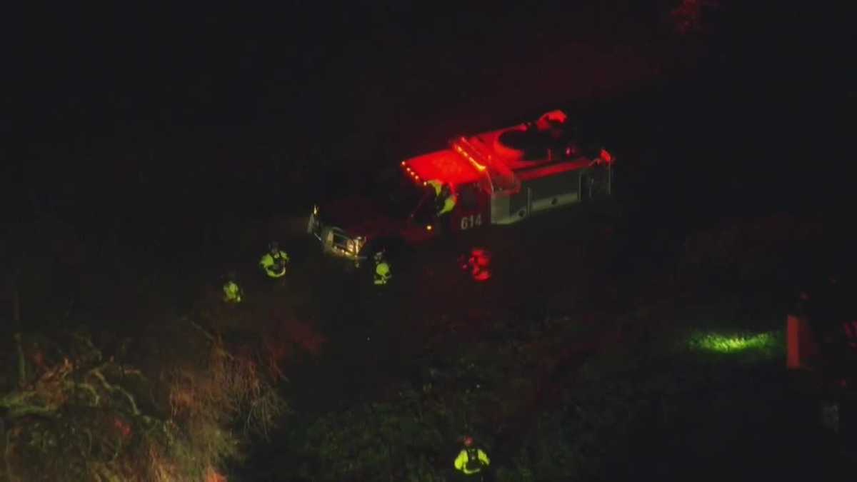 Crews try to move Sac Fire truck out of water near Discovery Park