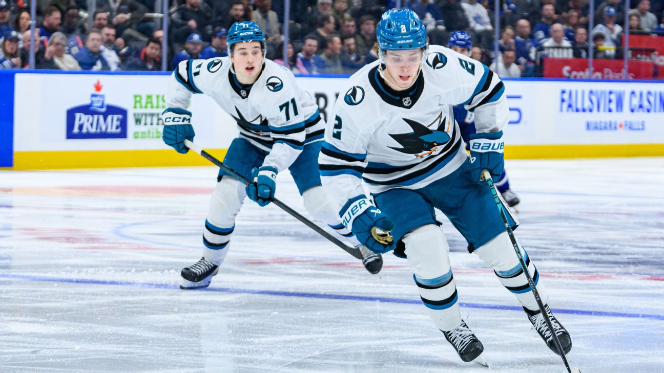 Sharks put Smith, Kurashev on IR after crashing into boards