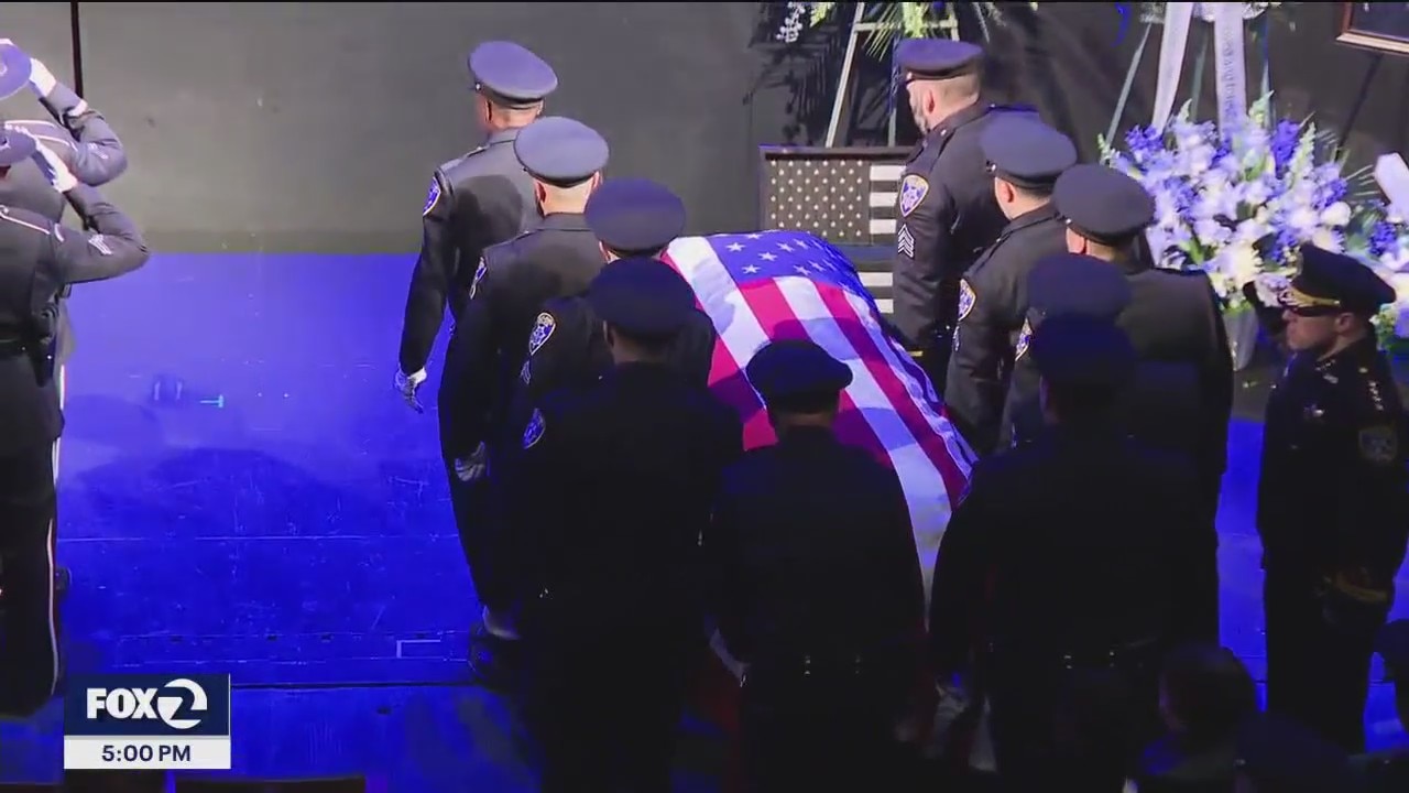 Slain Oakland police Officer Tuan Le remembered