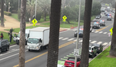 LAPD officers chasing a stolen box truck in Santa Monica – NBC Los Angeles