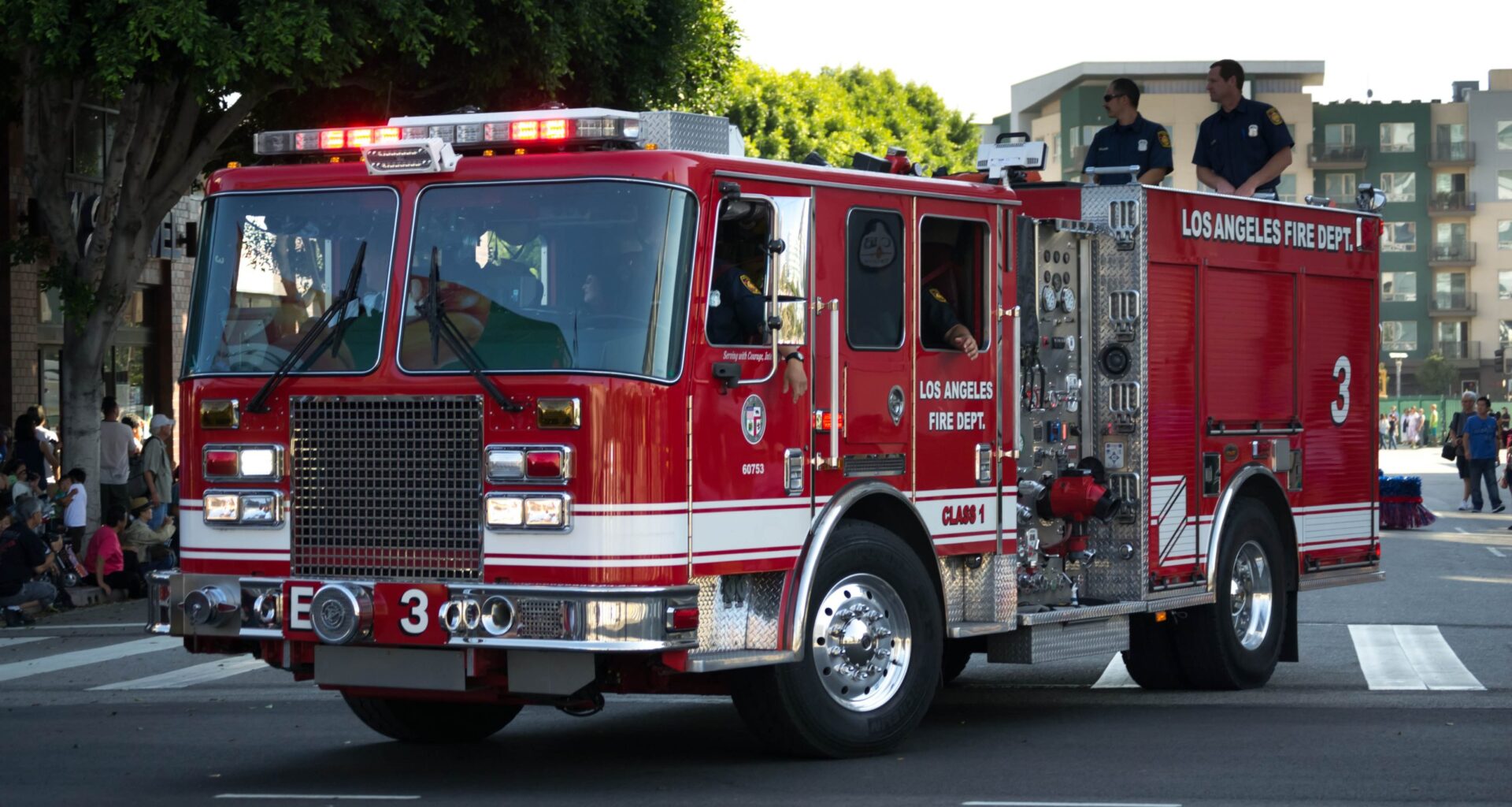 Firefighters Extinguish DTLA Building - MyNewsLA.com