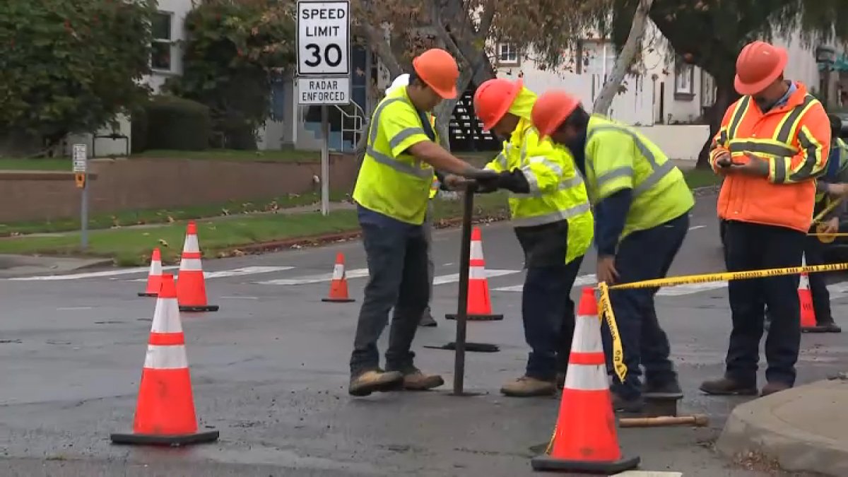 Sinkhole brings Coronado traffic to a crawl – NBC 7 San Diego