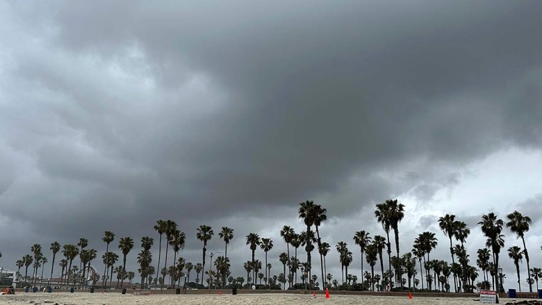 Stormy skies in at La Jolla Shores. (Photo by Chris Stone/Times of San Diego)