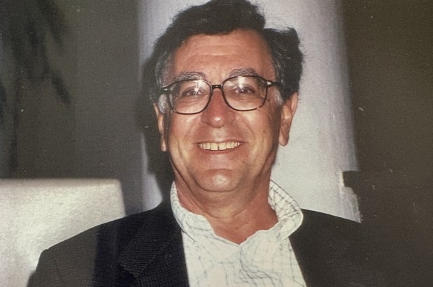 Bob Laurence. 2. (Susan White)