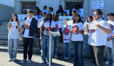 Oakland Unified School District high school teens gathered at Alameda County Courthouse to cast their ballots for school board directors. This is the first time in Oakland’s history that students 16 and 17 years old are allowed to vote in local elections. Photo by Magaly Muñoz