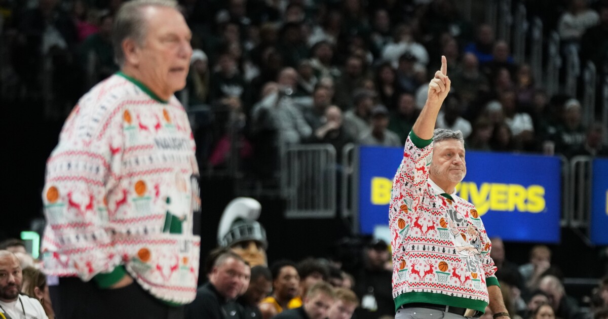 Michigan State beats Oakland as Tom Izzo & Greg Kampe don holiday sweaters