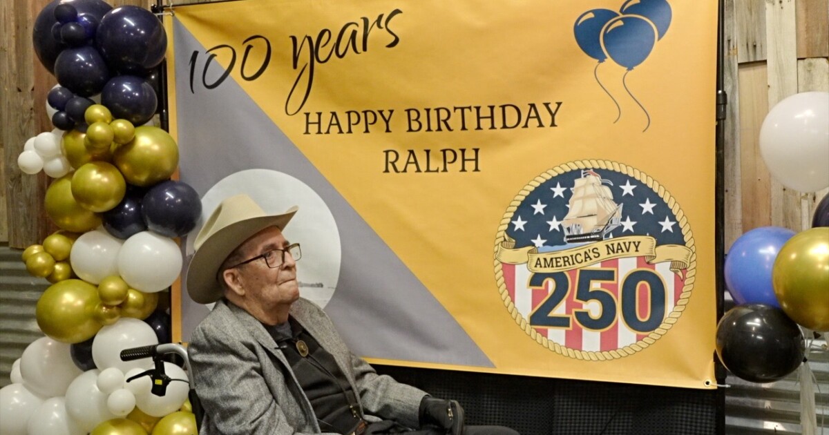 WWII Navy veteran turns 100 with family celebration
