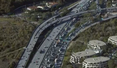 I-5 freeway closed due to police activity