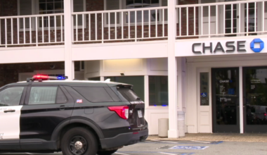 San Diego Police investigate bank robbery in Clairemont