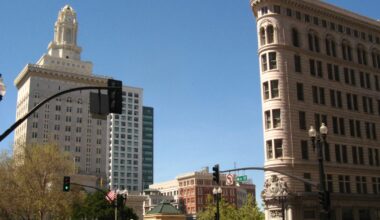 Oakland votes to install Flock safety cameras