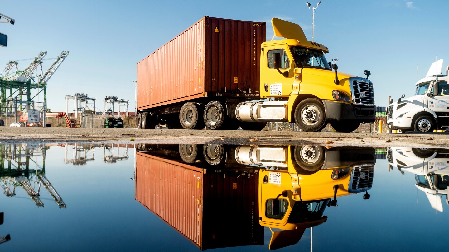 Immigrant truckers sue California motor vehicle agency over plans to revoke licenses