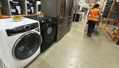 Local appliance chain shuts without warning, leaving orders in limbo