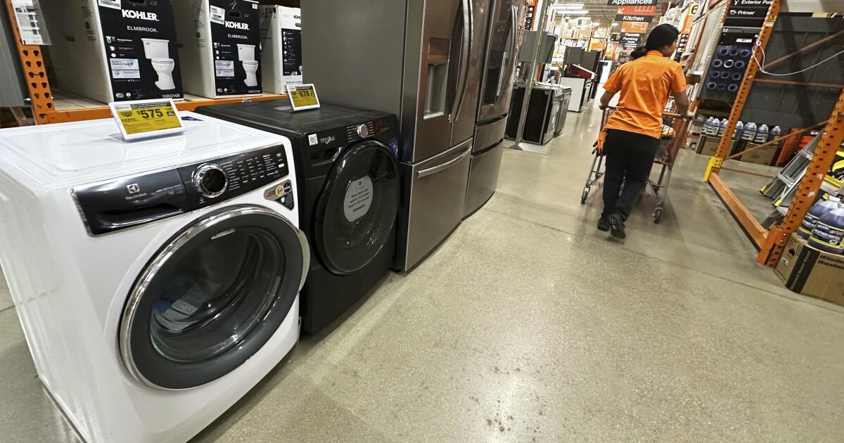 Local appliance chain shuts without warning, leaving orders in limbo