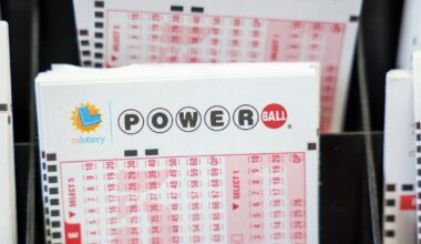 Powerball jackpot hits $1.6 billion on Monday. Oxnard market sells $2.3-million ticket