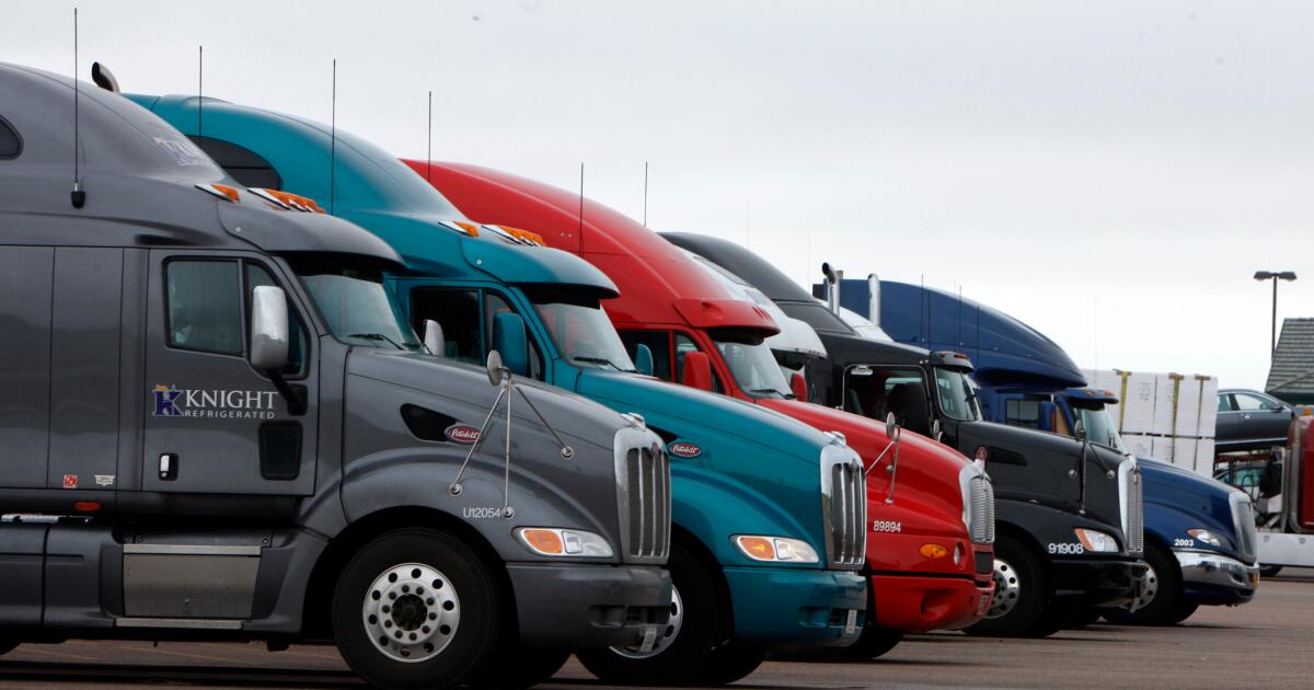 California delays revoking 17,000 commercial driver's licenses after immigrants sue