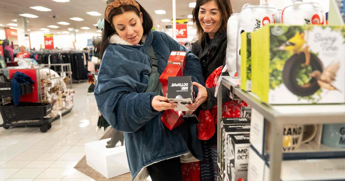 Retail sales flat in October as uncertainty tempers consumer spending