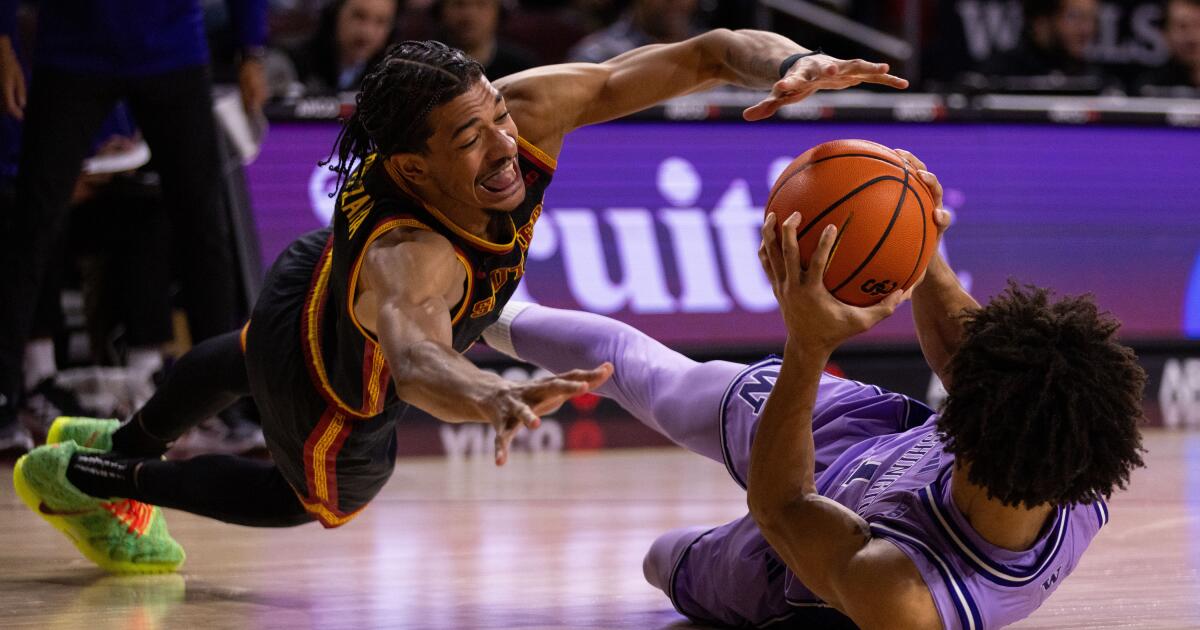 No. 24 USC gives up 18-point lead, losing to Washington for first loss
