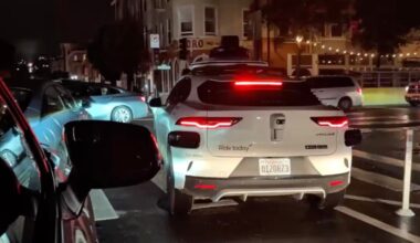 Screenshot of Waymo vehicle stalled in San Francisco