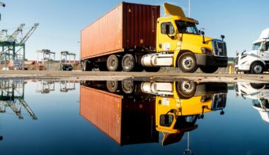 Immigrant truckers file suit over California's plans to revoke commercial licenses