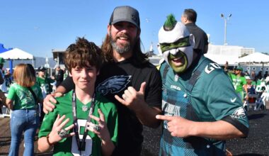 Eagles fans take over Los Angeles and give back