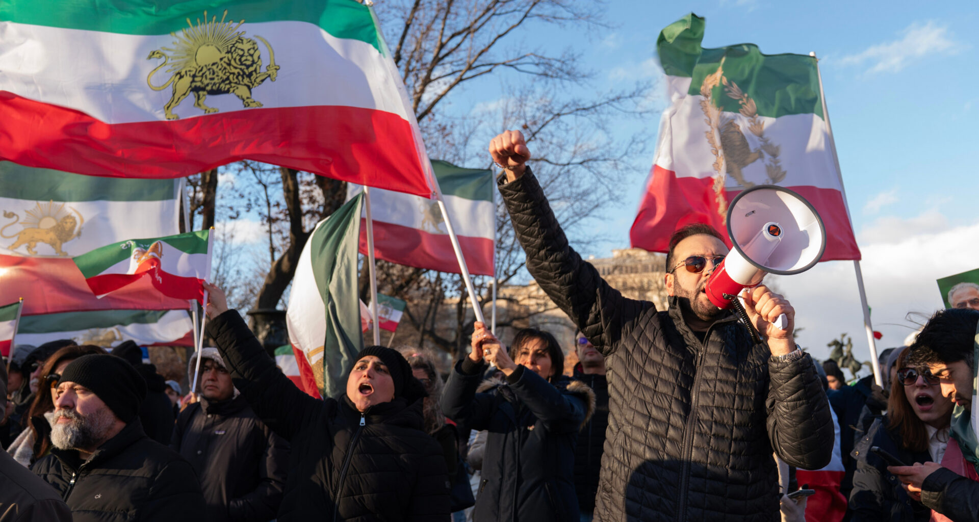 California protests show solidarity with Iranians amid intensifying government crackdowns