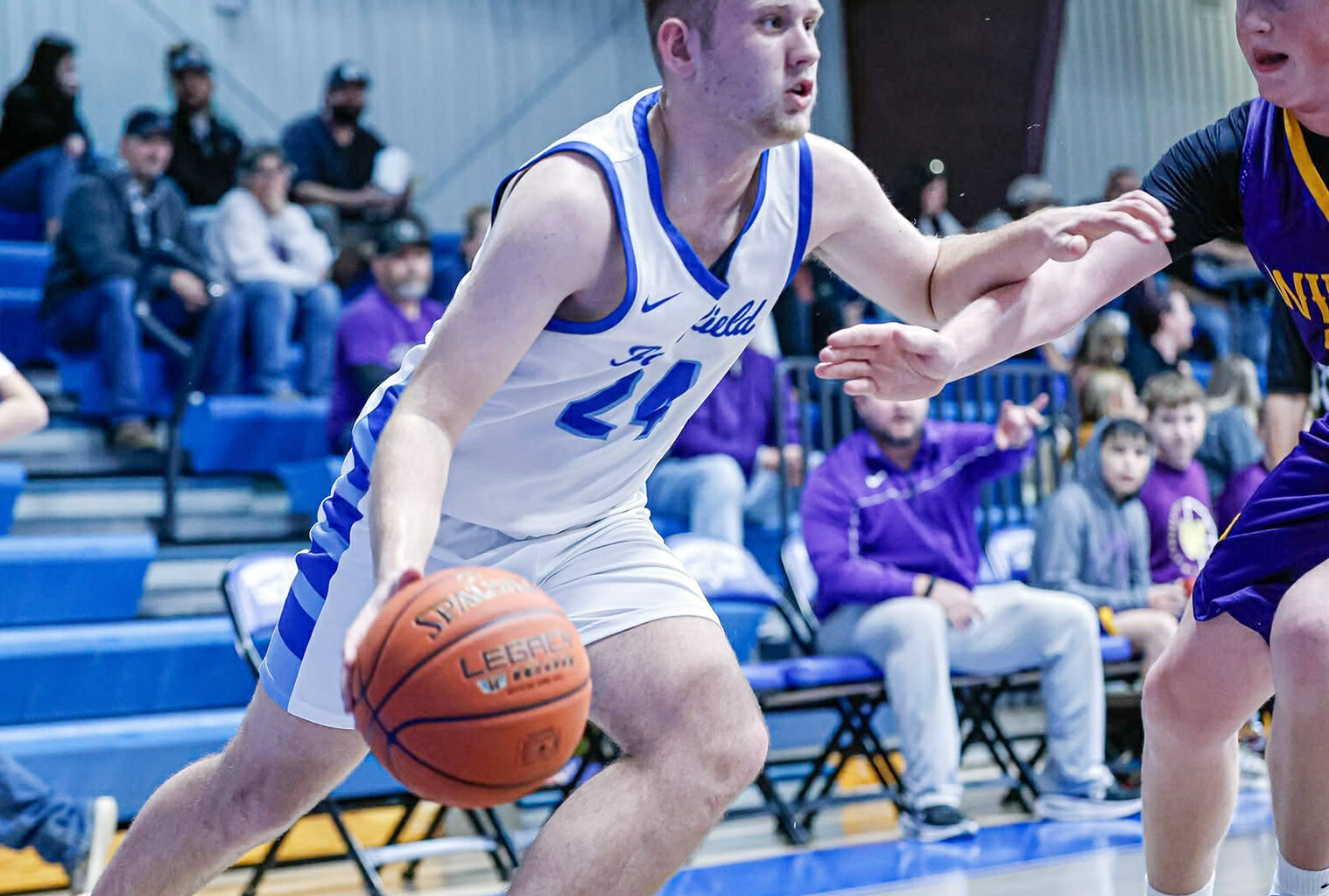 Lions beat Winona | Ozark County Times