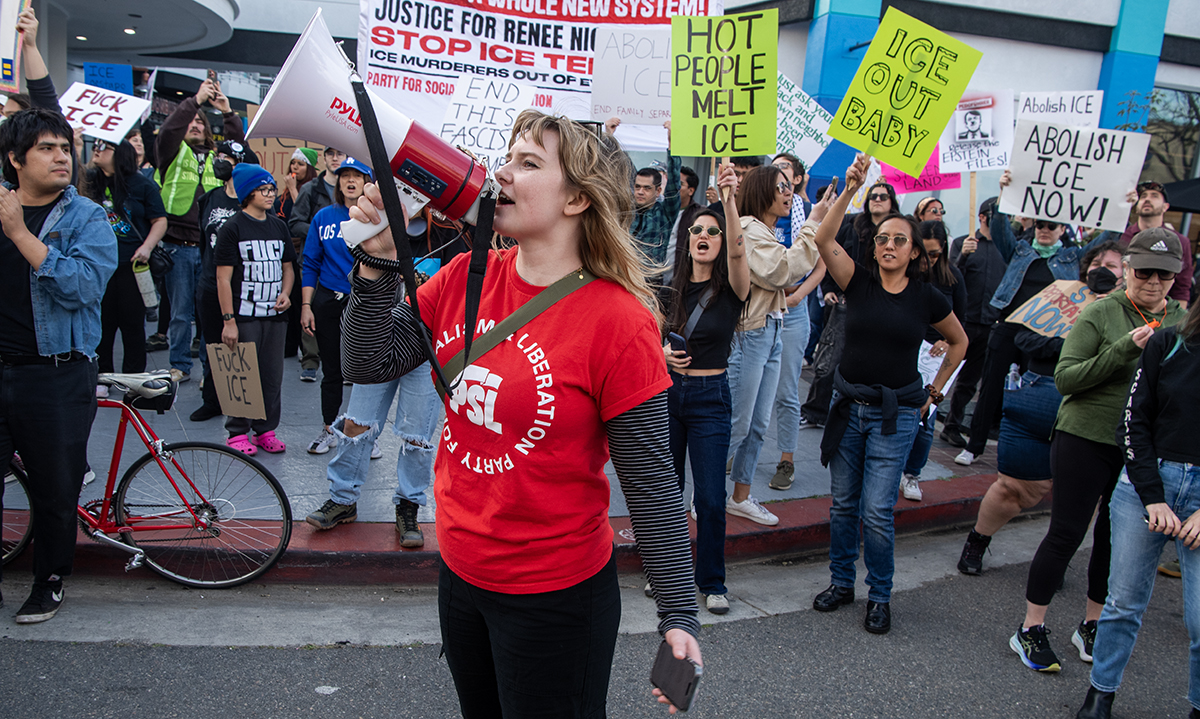 Anti-ICE protesters rally in Long Beach, condemn agents' killing of man in Minneapolis • Long Beach Post News