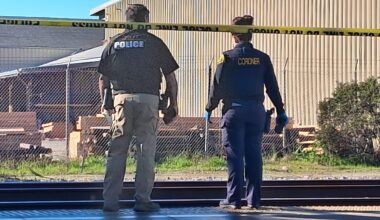 Train strikes and kills pedestrian in West Berkeley
