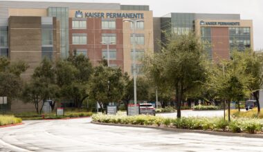 Orange County Healthcare Workers Again Strike For Higher Pay, More Staffing