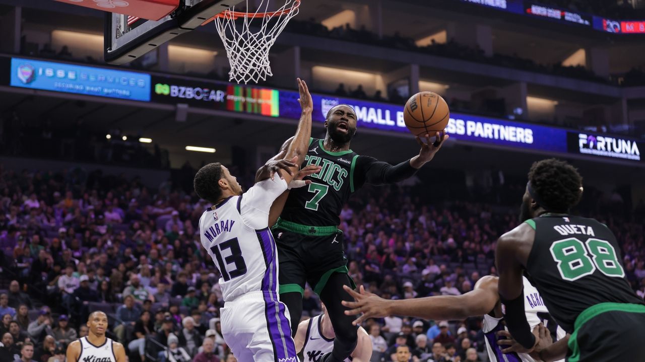 Brown scores 29 points and Celtics pull away in 4th quarter for 120-106 win over Kings