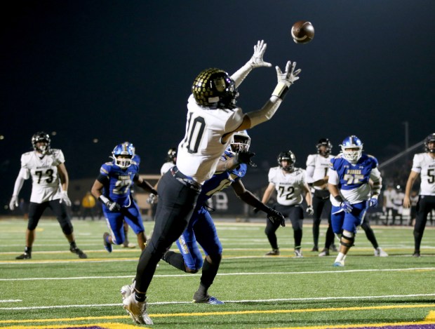 Archbishop Mitty's Danny Scudero (10) catches a 7-yard touchdown pass from Wills TowersIn the final seconds of the first half to tie the game 7-7 (after the extra point) against Serra in the Central Coast Section Division I championship football game, Friday, Nov. 25, 2022, at San Jose City College. (Karl Mondon/Bay Area News Group)