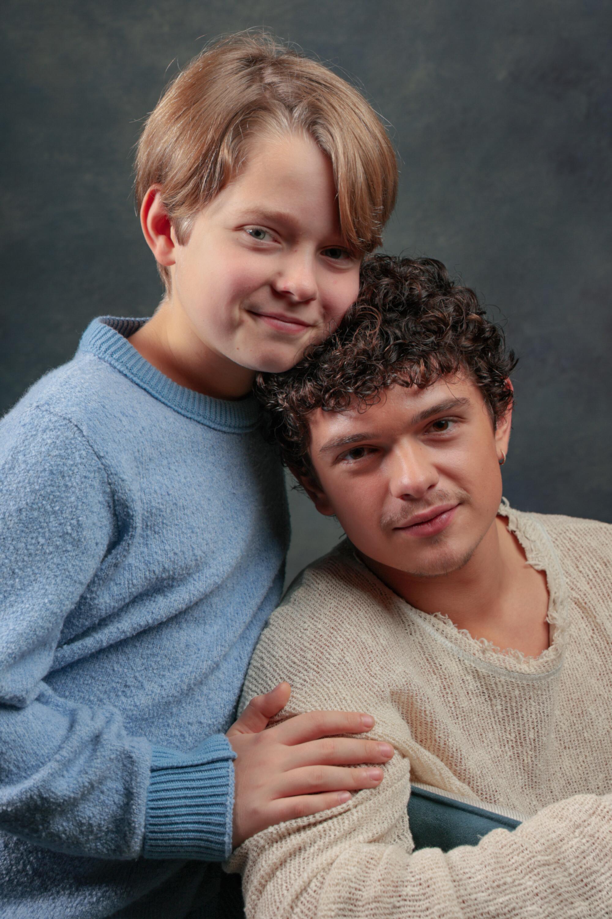 Jacobi and Noah Jupe, real-life brothers from "Hamnet."