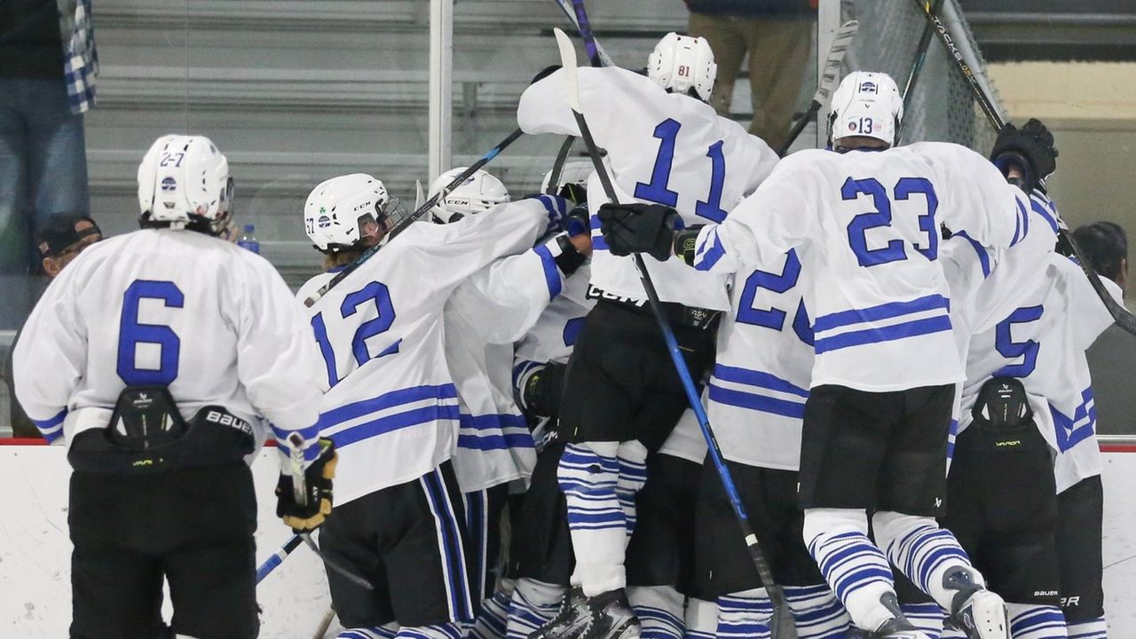 Long Beach hockey's Justin Mele saves, Pichichero brothers key win