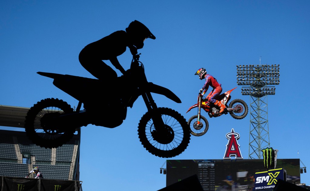 Supercross kicks of new season in Anaheim – Orange County Register