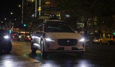 Waymo refuses to discuss details from December blackout problems