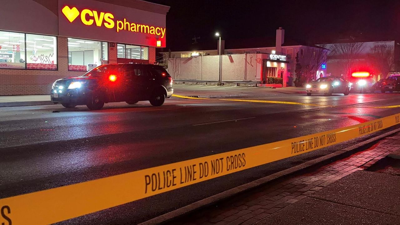 Police: Man killed crossing street in Long Beach