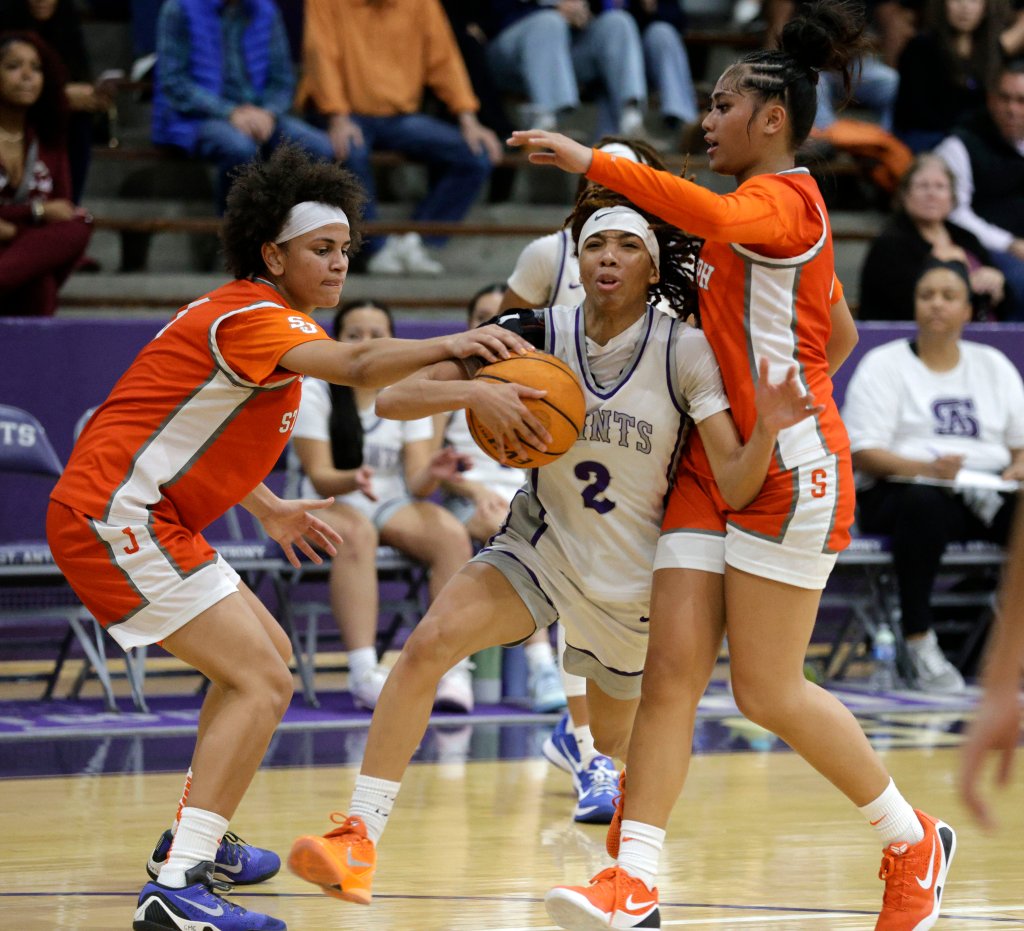 St. Joseph girls basketball holds off St. Anthony in Del Rey League battle – Press Telegram