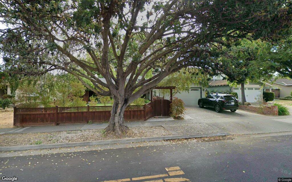 1092 Del Cambre Drive - Google Street View