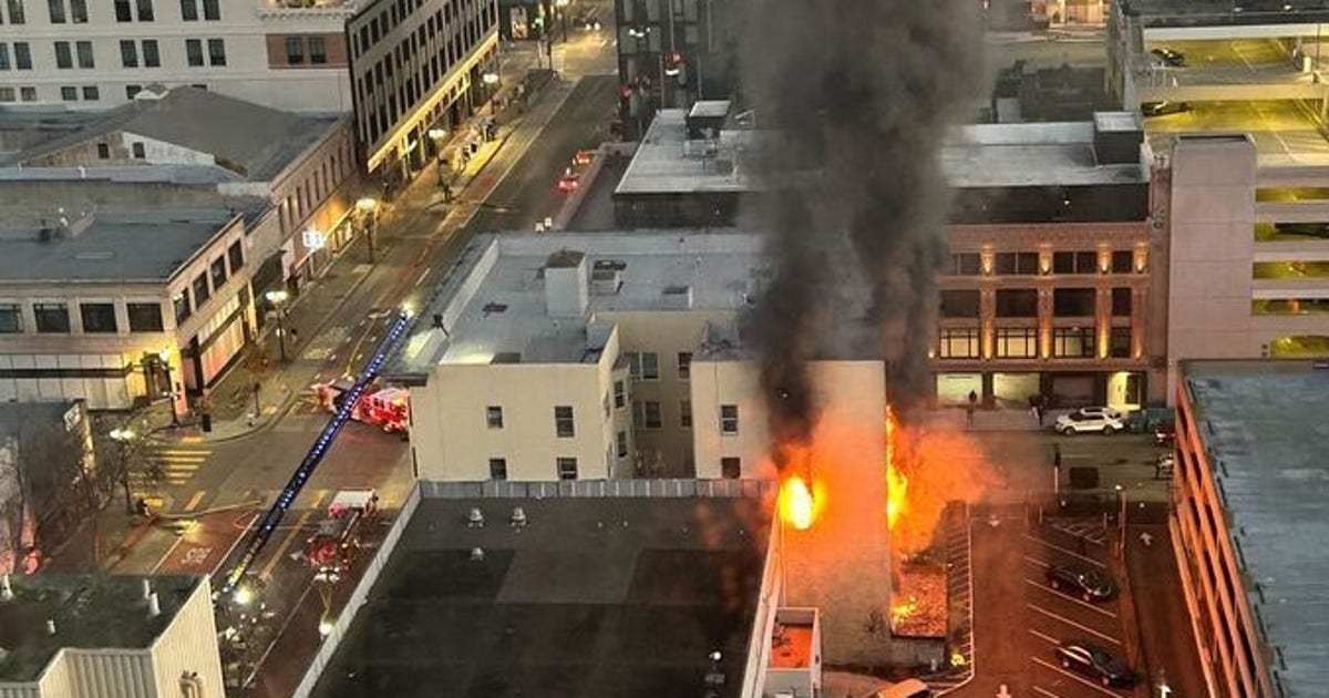 3-alarm fire breaks out at residential building in Downtown Oakland