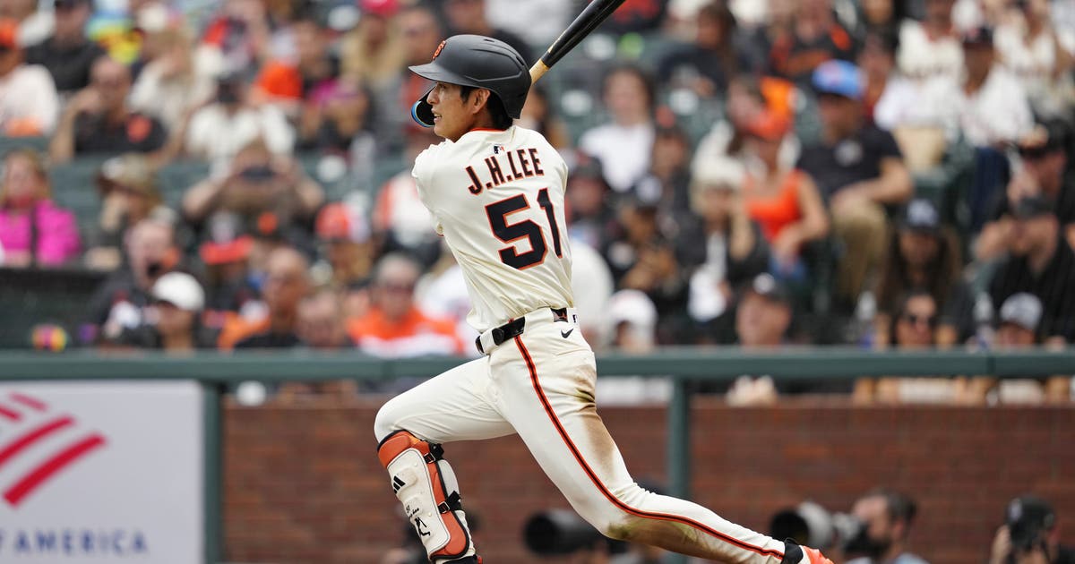 Giants outfielder Jung Hoo Lee detained at LAX