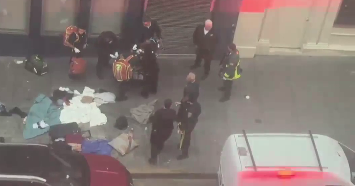 Tenderloin shooting sends victim to hospital; suspect sought